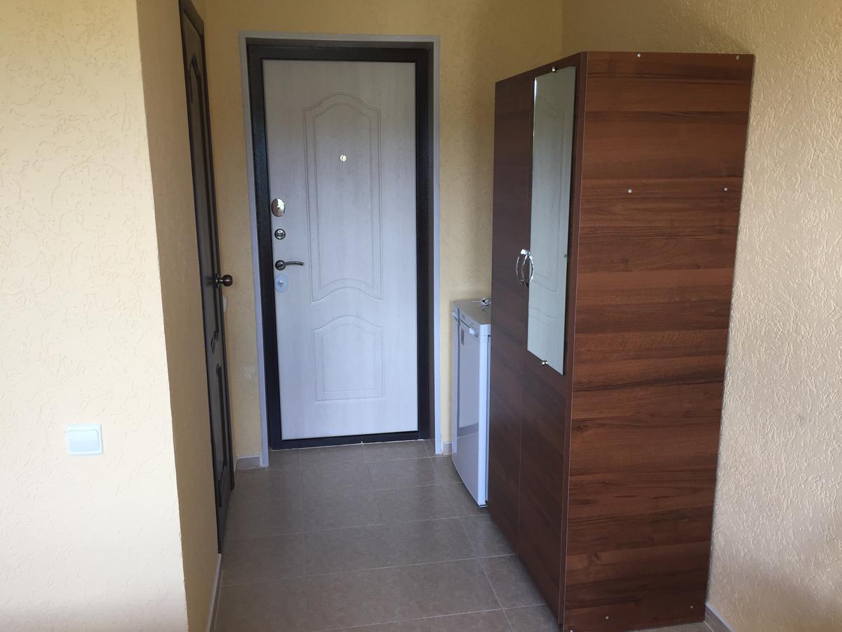 Dionisy Guest House Пицунда Екстериор снимка