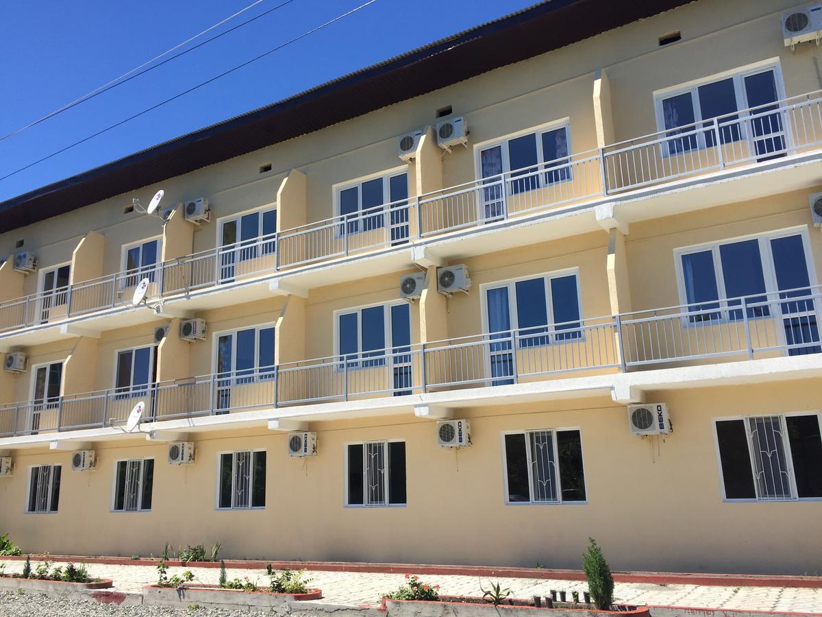 Dionisy Guest House Пицунда Екстериор снимка