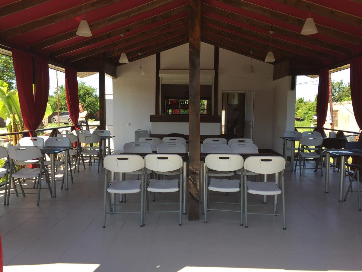 Dionisy Guest House Пицунда Екстериор снимка