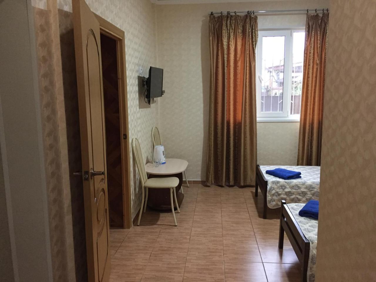 Dionisy Guest House Пицунда Екстериор снимка