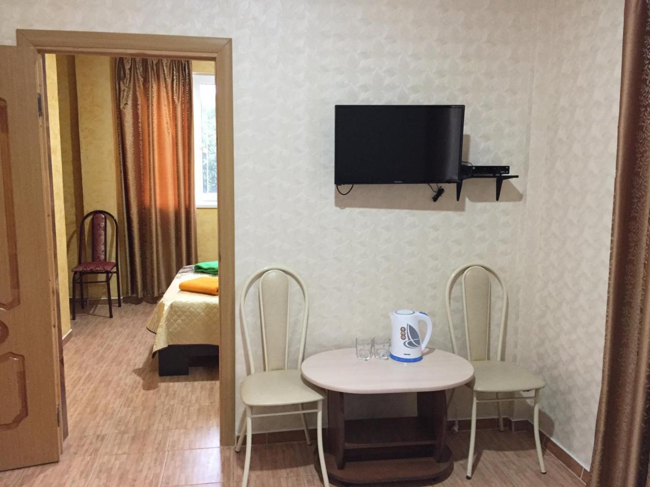 Dionisy Guest House Пицунда Екстериор снимка