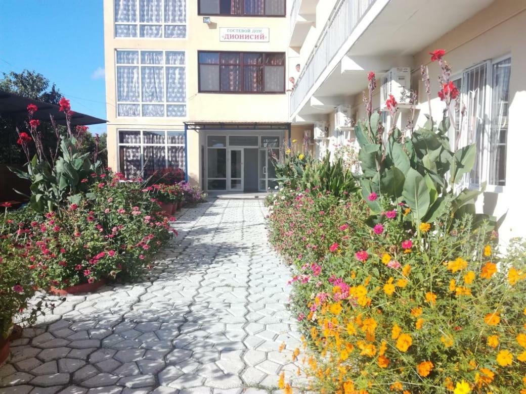 Dionisy Guest House Пицунда Екстериор снимка
